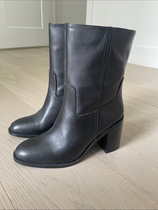 Zara Shoes - Zara black booties